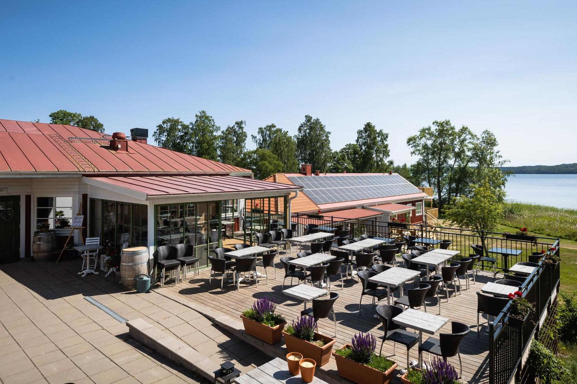 Smalandsgarden Hotel Granna Exterior photo